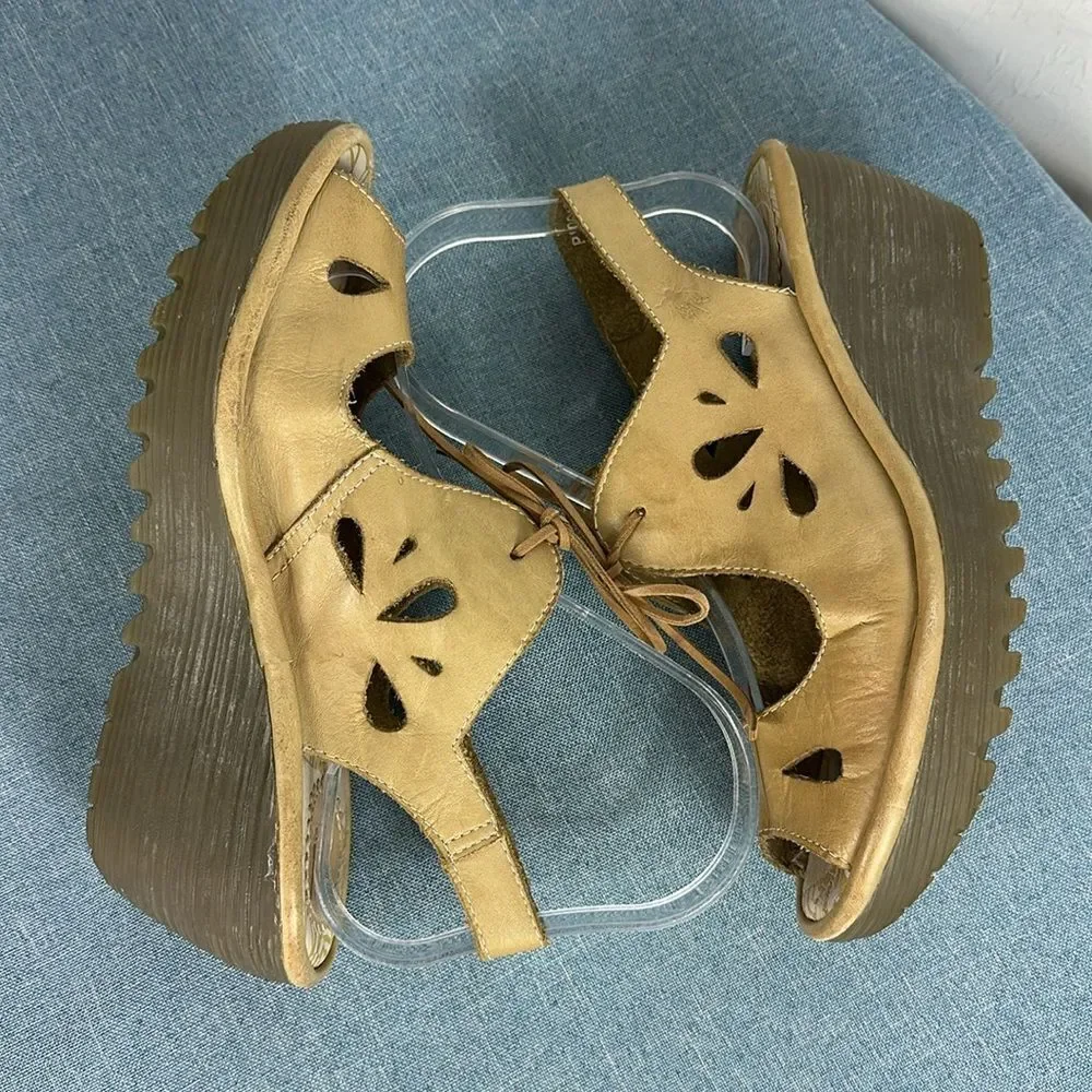 Fly London Women's Yend Slingback Wedge Sandal In Beige Size 6.5/7